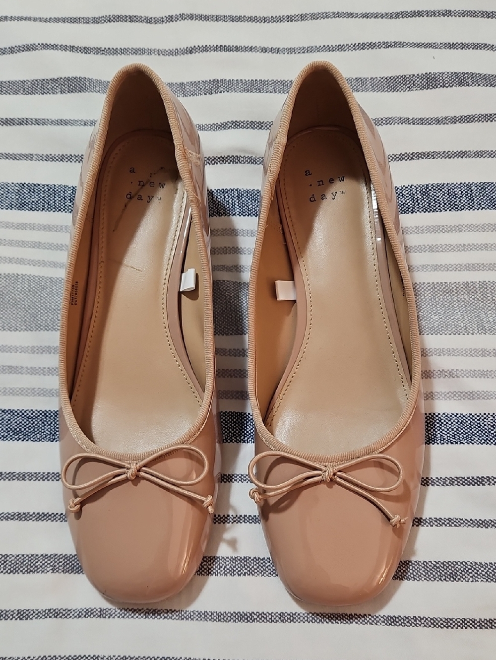 a new day Nude Patent Ballet Flats with Bow Accent - Picture 1 of 4